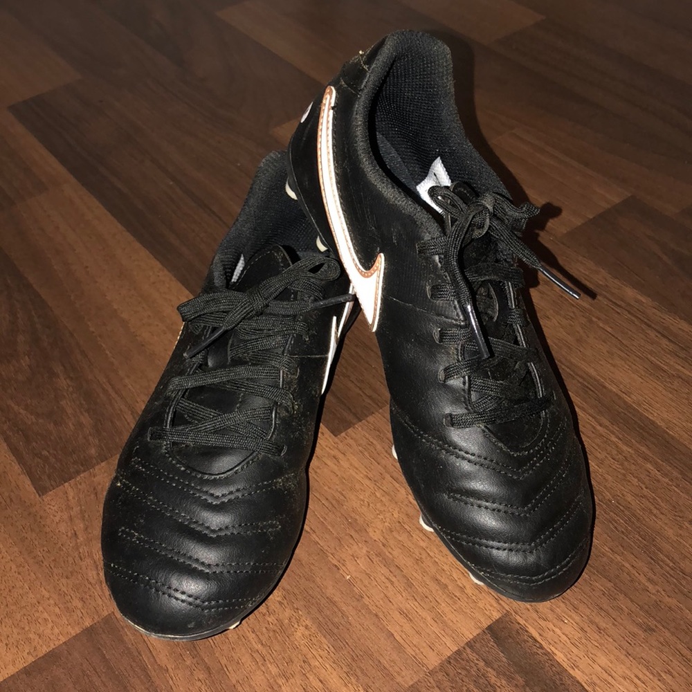Jr Tiempo Cleats